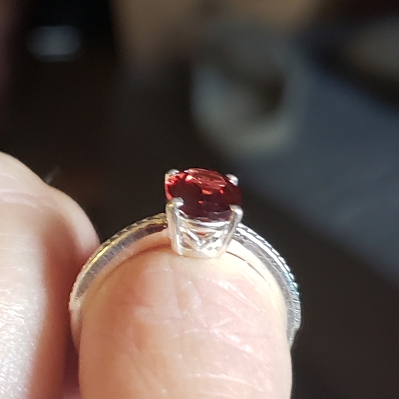 NWT Elegant Mozambique Garnet Solitaire Ring Sterling Silver 1.40ctw - Picture 5 of 6